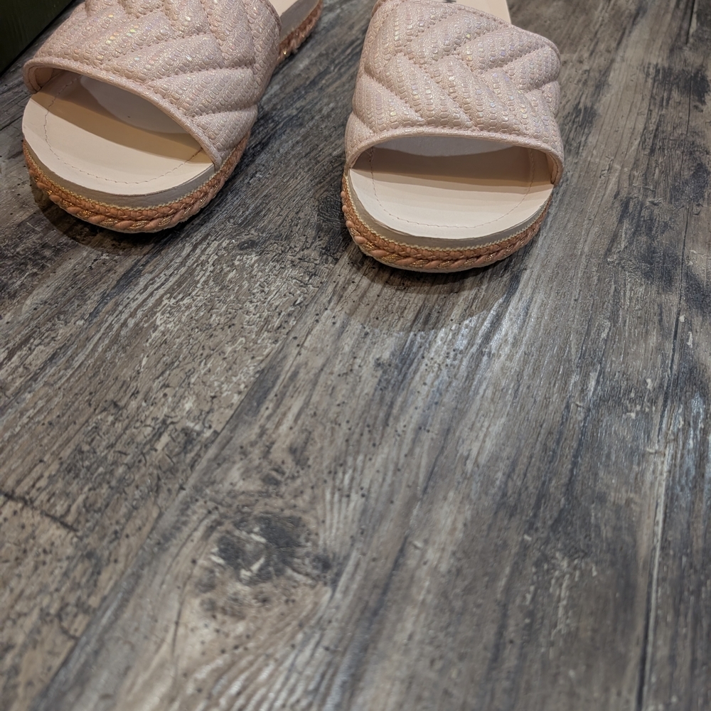 Women's Quilted Slide Sandals - Light Pink - Picture 3 of 3